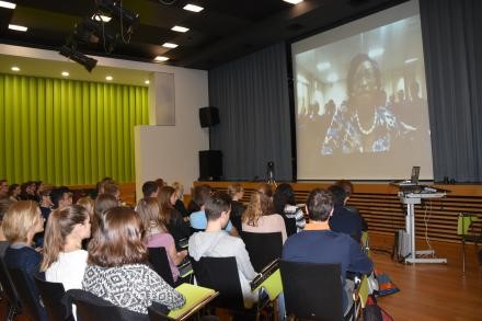 Ms. Shamiso Najira, UN CC:Learn Ambassador from Malawi talking with the students in St. Gallen via video conference.