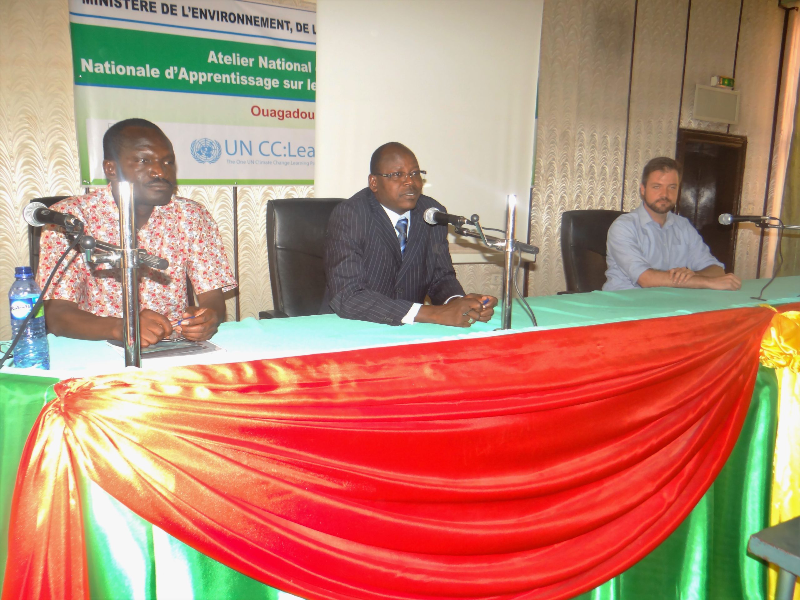 From left to right, Mr. Augustin Kabore, moderator of the workshop, Mr. Pamoussa Ouedraogo, Technical Coordinator of the SP/CNDD programs and Mr. Vincens Côté, representative of serétariat UN CC:Learn