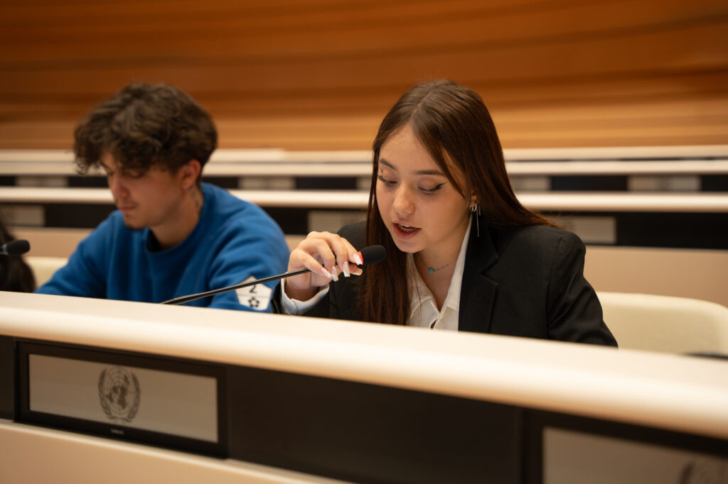 The Global Youth Climate Dialogue brought together six schools to discuss different solutions to climate change. Photos: Lorenzo Franchi / UN CC:Learn