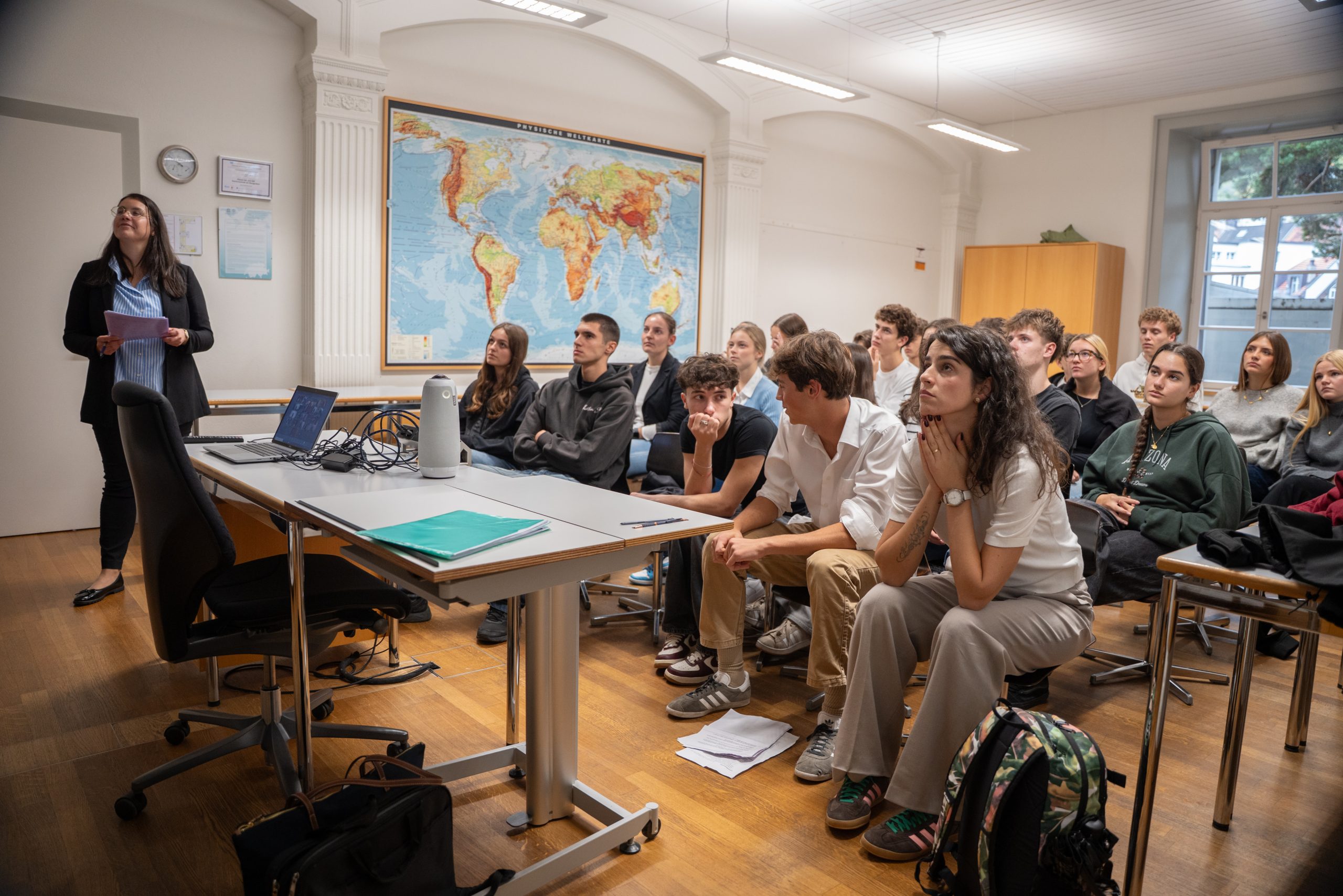  YCD between Liceo di Lugano 3, Switzerland, and GEMS Legacy School, UAE. Photo credit: Lorenzo Franchi / UNITAR